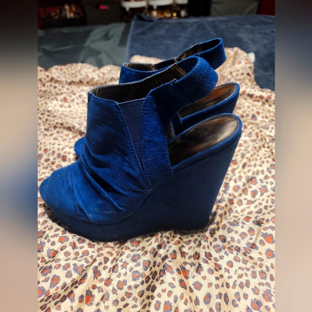 Women Wedges- Size 8 Never Warn Royal Blue